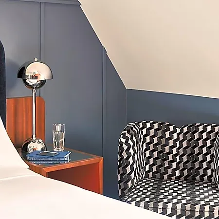 The Hoxton Lloyd Centre East Hotel 4*