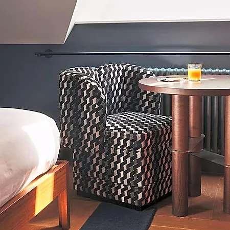 The Hoxton Lloyd Centre East Hotel 4*