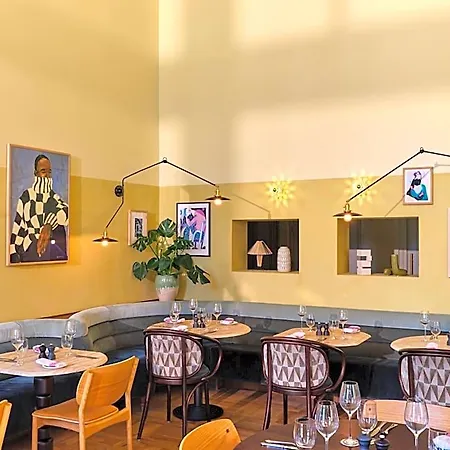 The Hoxton Lloyd Centre East 4*