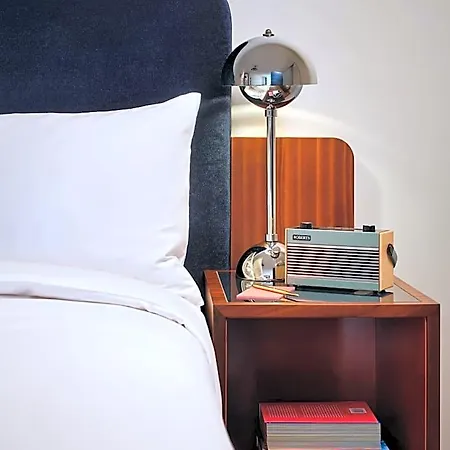 The Hoxton Lloyd Centre East 4* Amesterdão