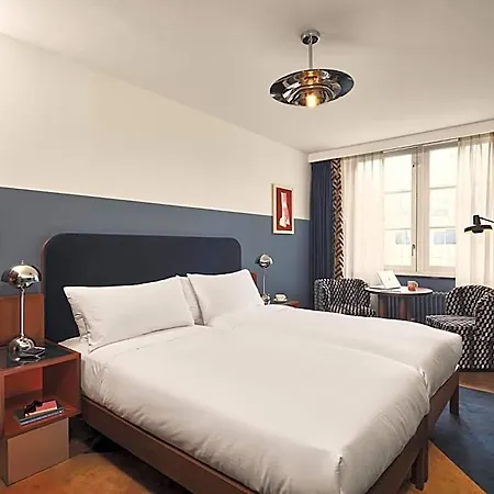 The Hoxton Lloyd Centre East Hotel 4*