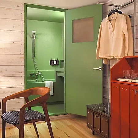 The Hoxton Lloyd Centre East Hotel 4*
