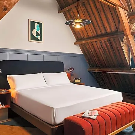 The Hoxton Lloyd Centre East Hotel 4*
